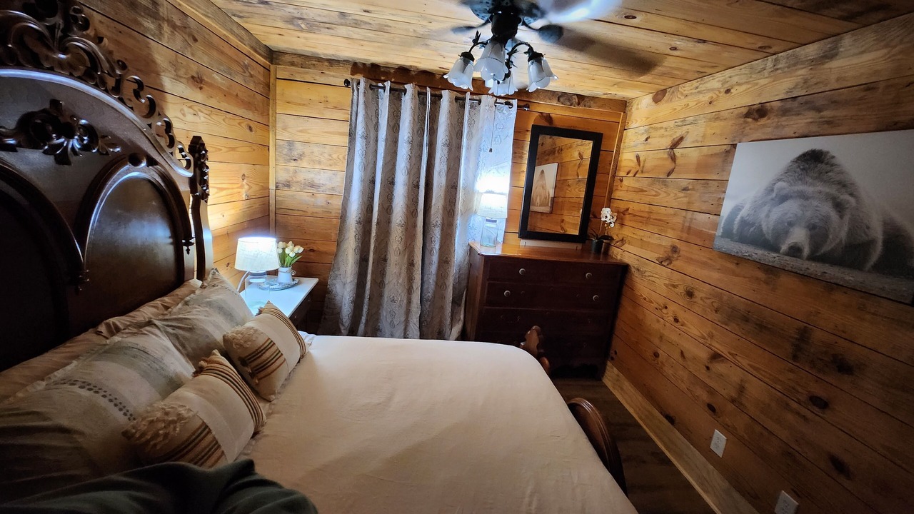 Photo of Bedroom in Guntersville