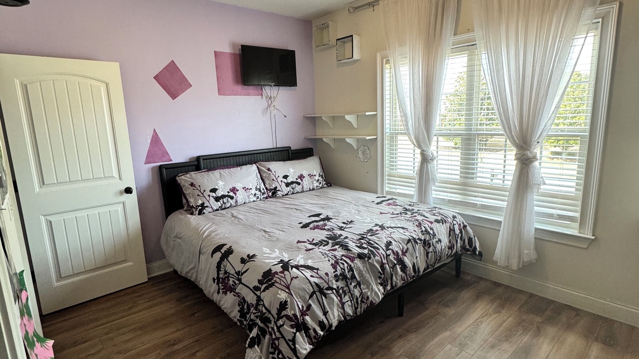 Photo of Bedroom in Evans