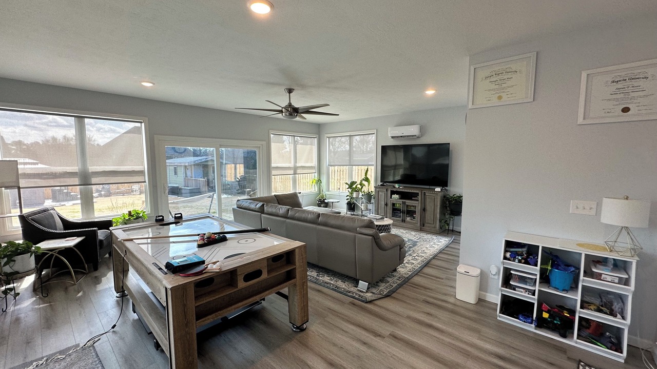 Photo of Livingroom in Evans