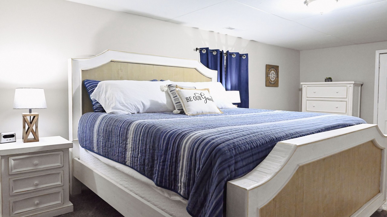 Photo of Bedroom in Section