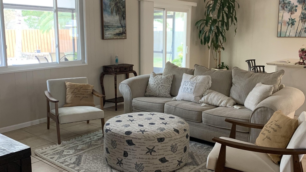 Photo of Livingroom in Westside