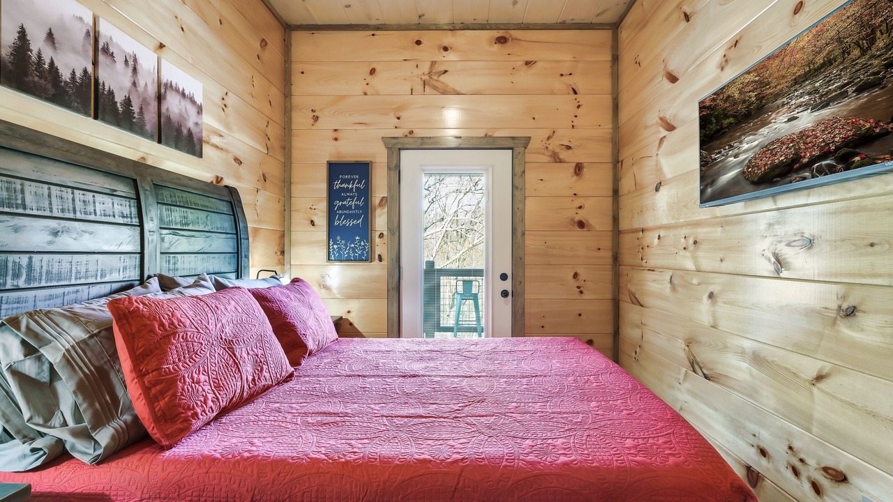 Photo of Bedroom in Sevierville