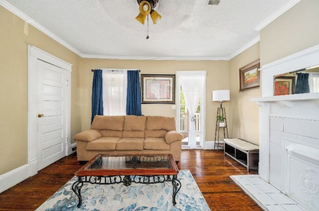 Photo of Livingroom in Macon