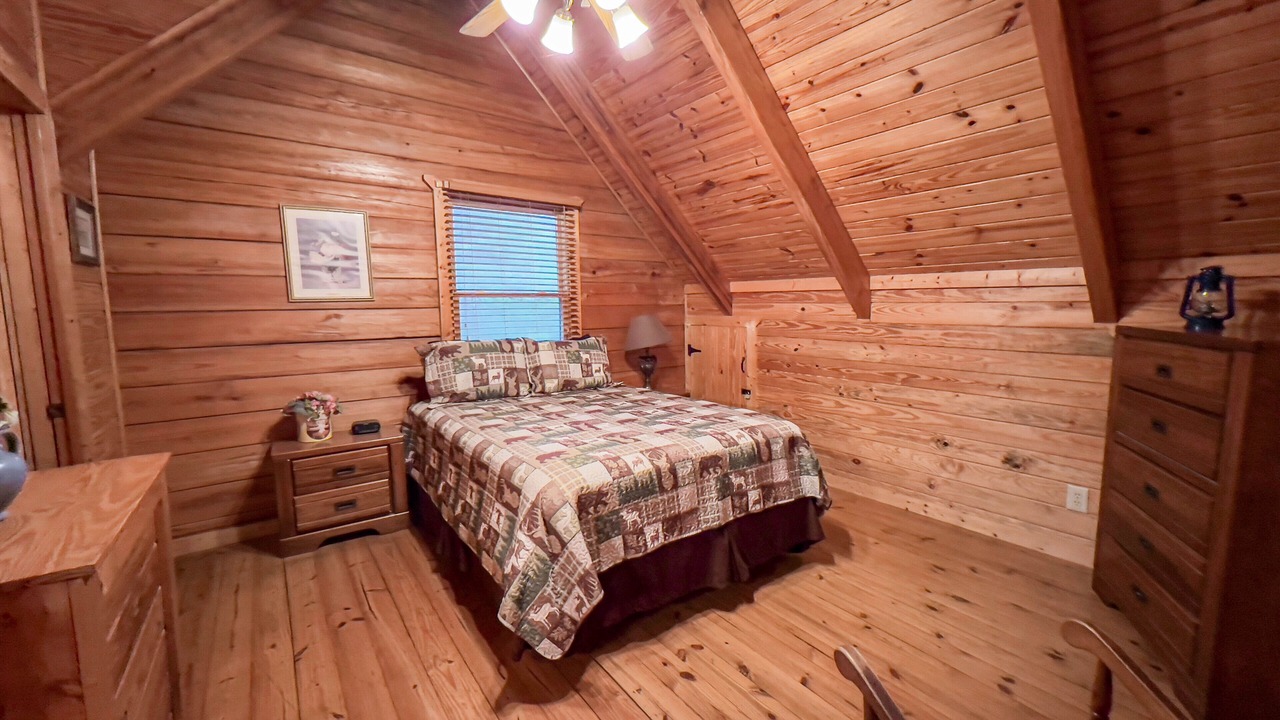 Photo of Bedroom in Warm Springs
