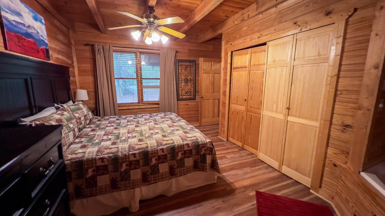 Photo of Bedroom in Warm Springs