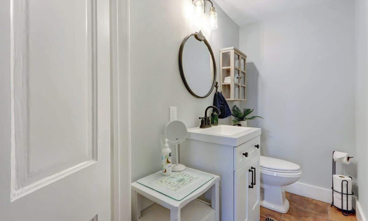 Photo of Bathroom in Hitch Village - Fred Wessels Homes