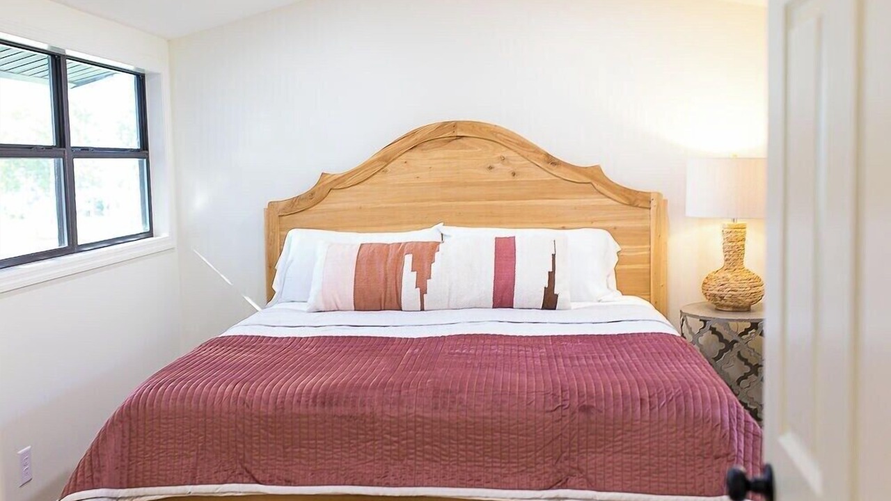 Photo of Bedroom in Guntersville