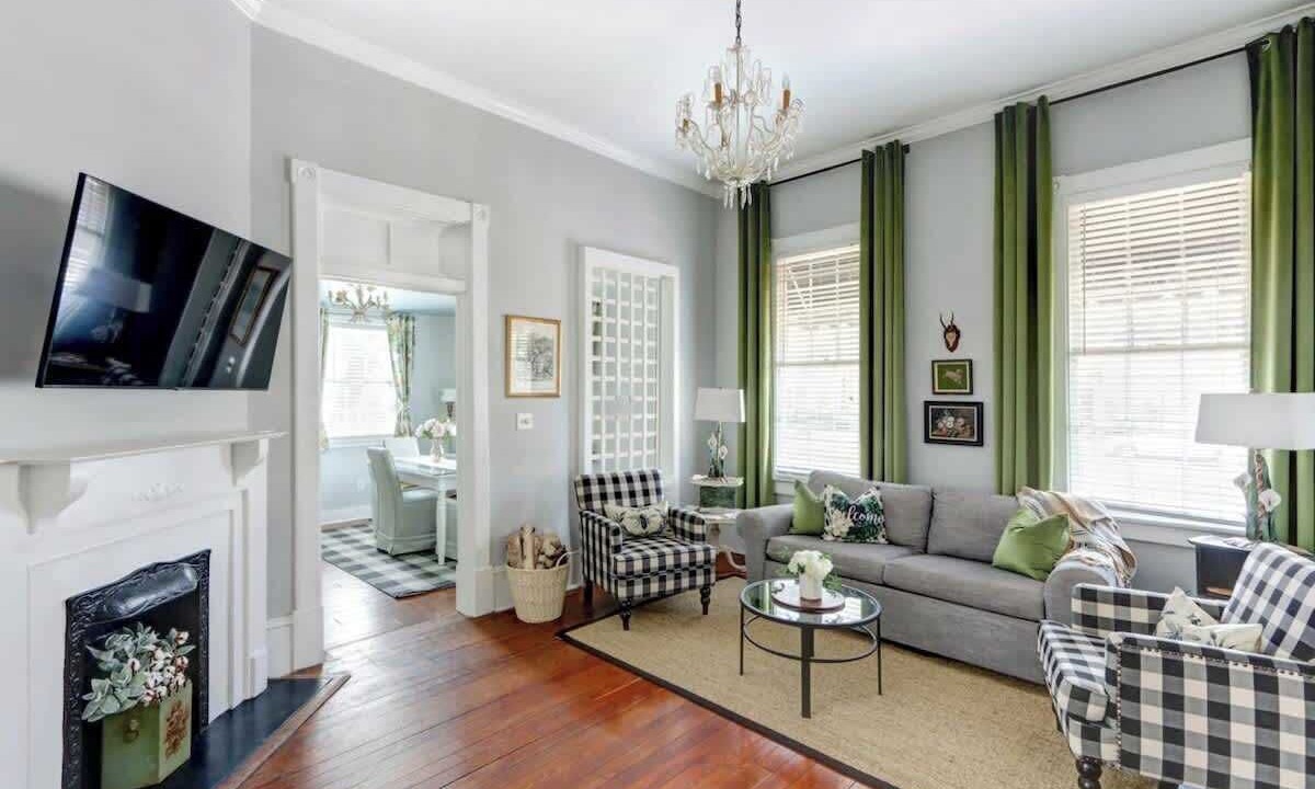 Photo of Livingroom in Hitch Village - Fred Wessels Homes