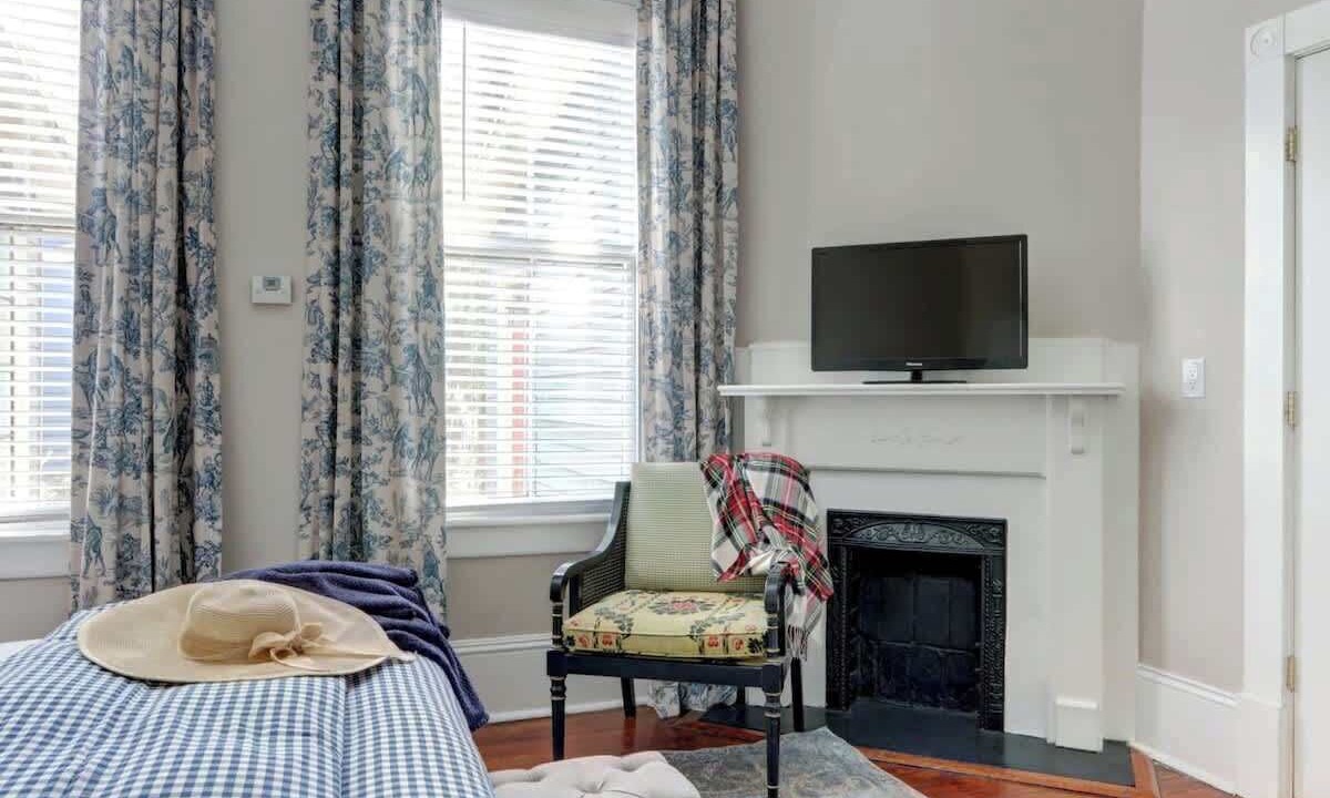 Photo of Bedroom in Hitch Village - Fred Wessels Homes