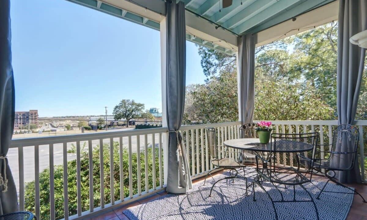 Photo of Outdoor in Hitch Village - Fred Wessels Homes