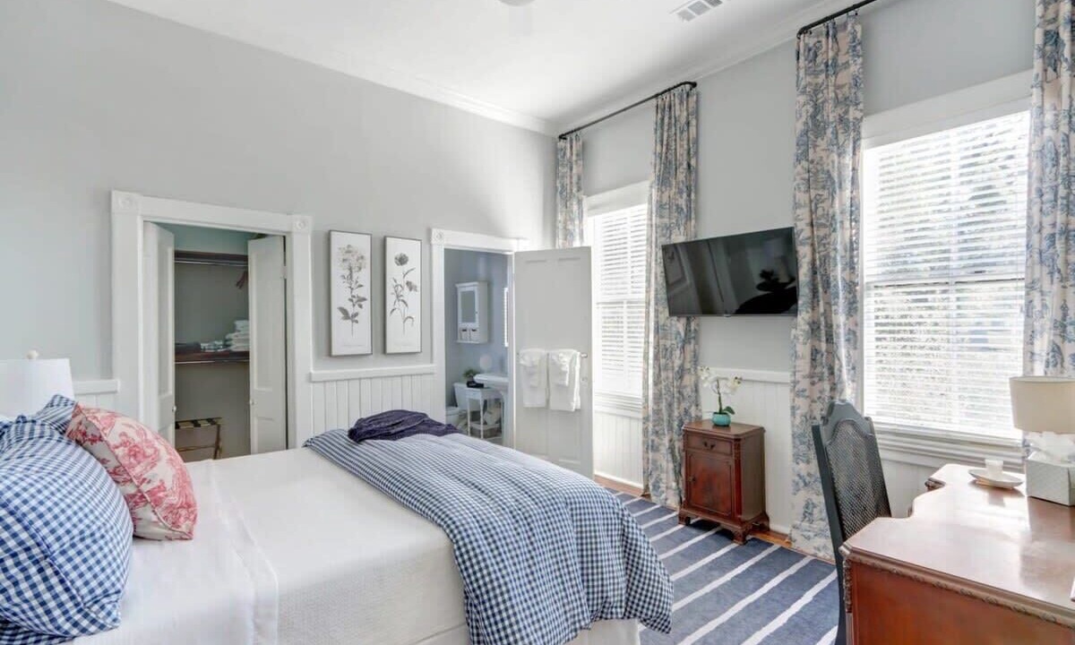 Photo of Bedroom in Hitch Village - Fred Wessels Homes