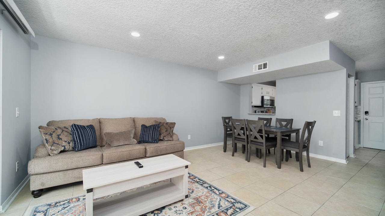 Photo of Livingroom in Urban Core