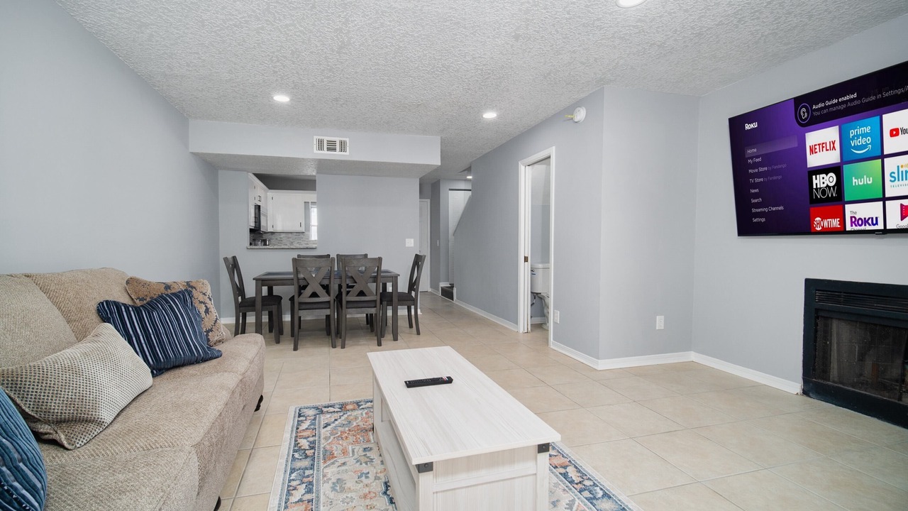 Photo of Livingroom in Urban Core