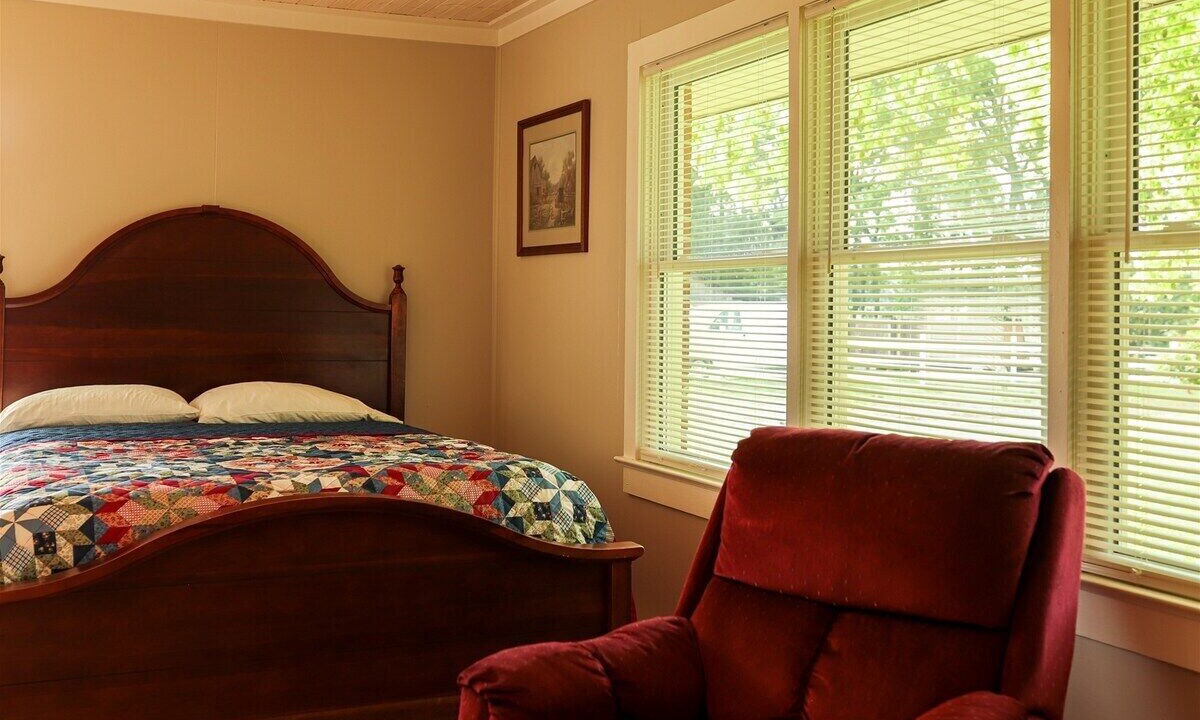 Photo of Bedroom in Scottsboro