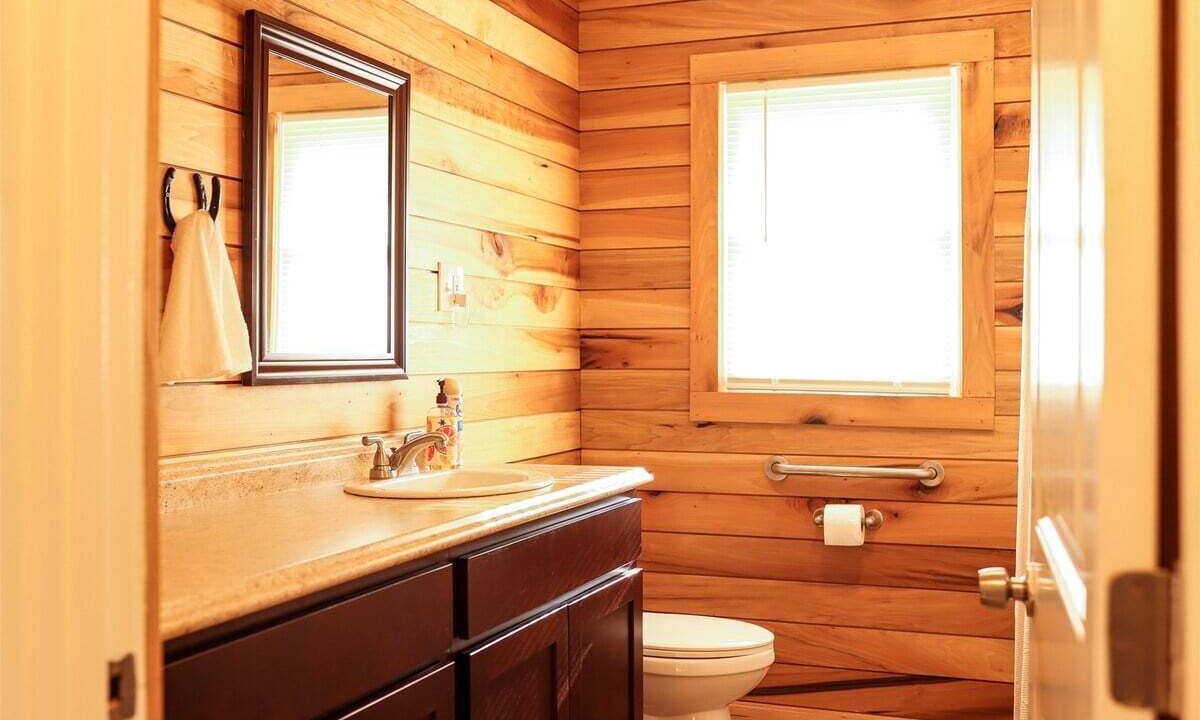 Photo of Bathroom in Scottsboro