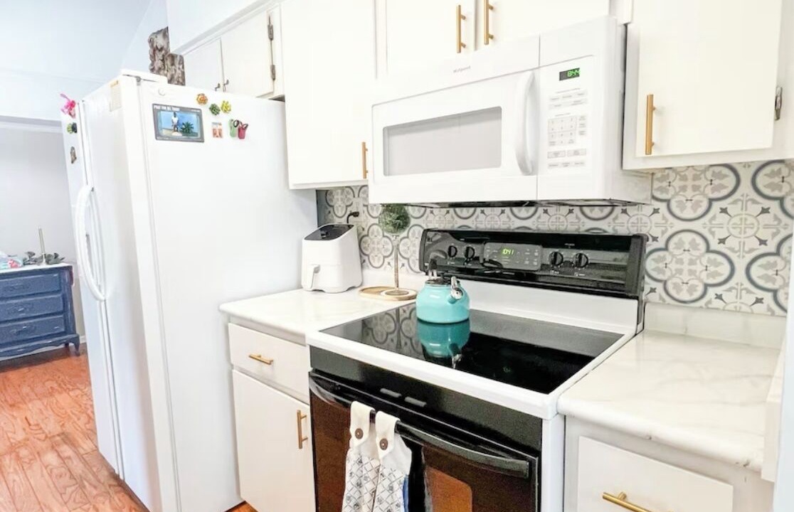 Photo of Kitchen in Isle of Hope Historic District
