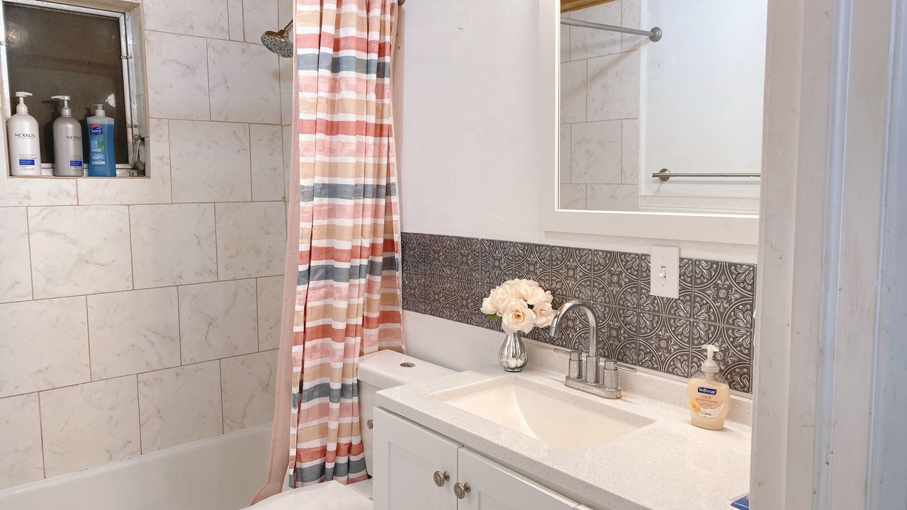 Photo of Bathroom in Dock Junction
