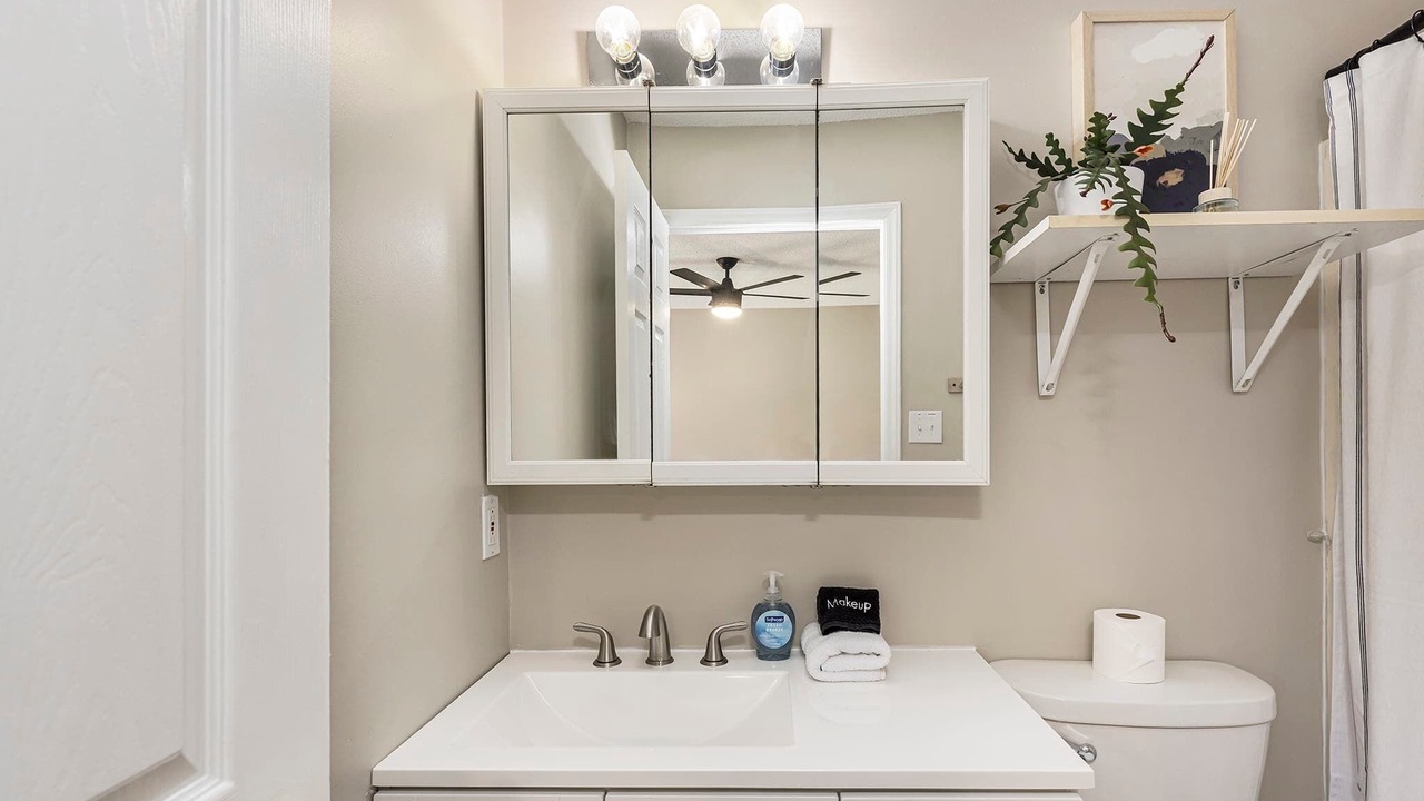Photo of Bathroom in Belmont Historic District