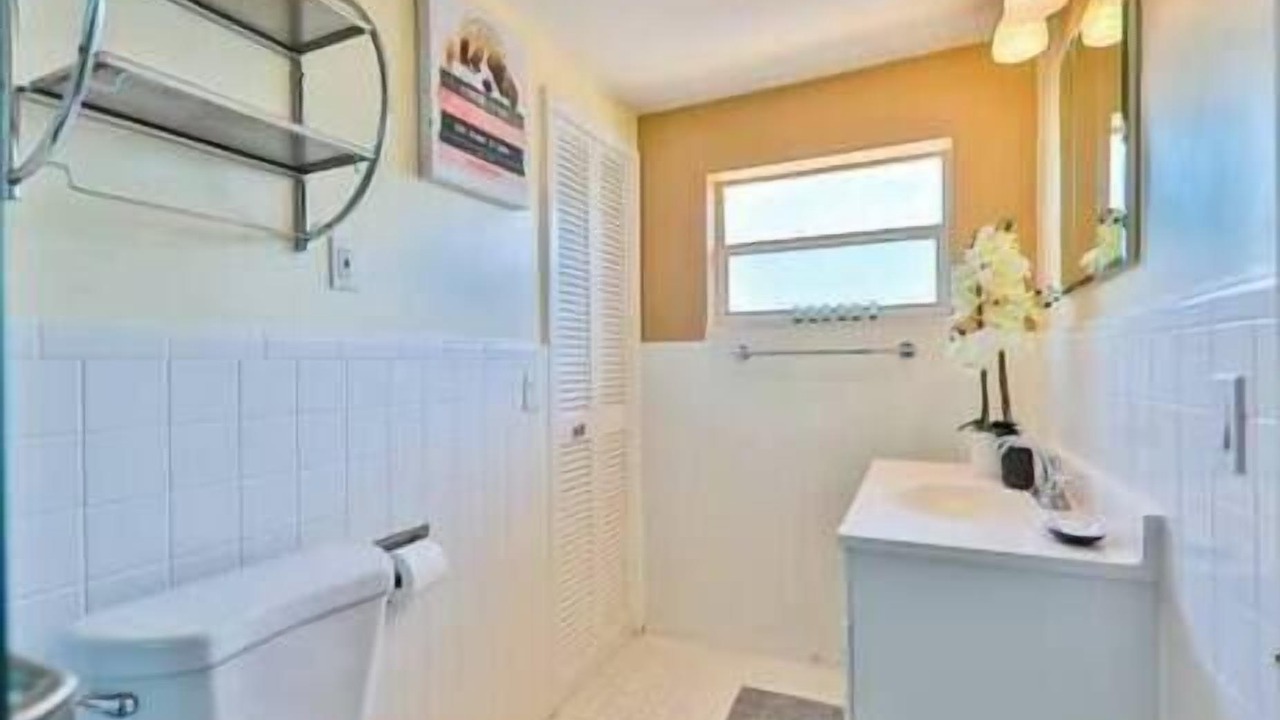 Photo of Bathroom in Riverside Park