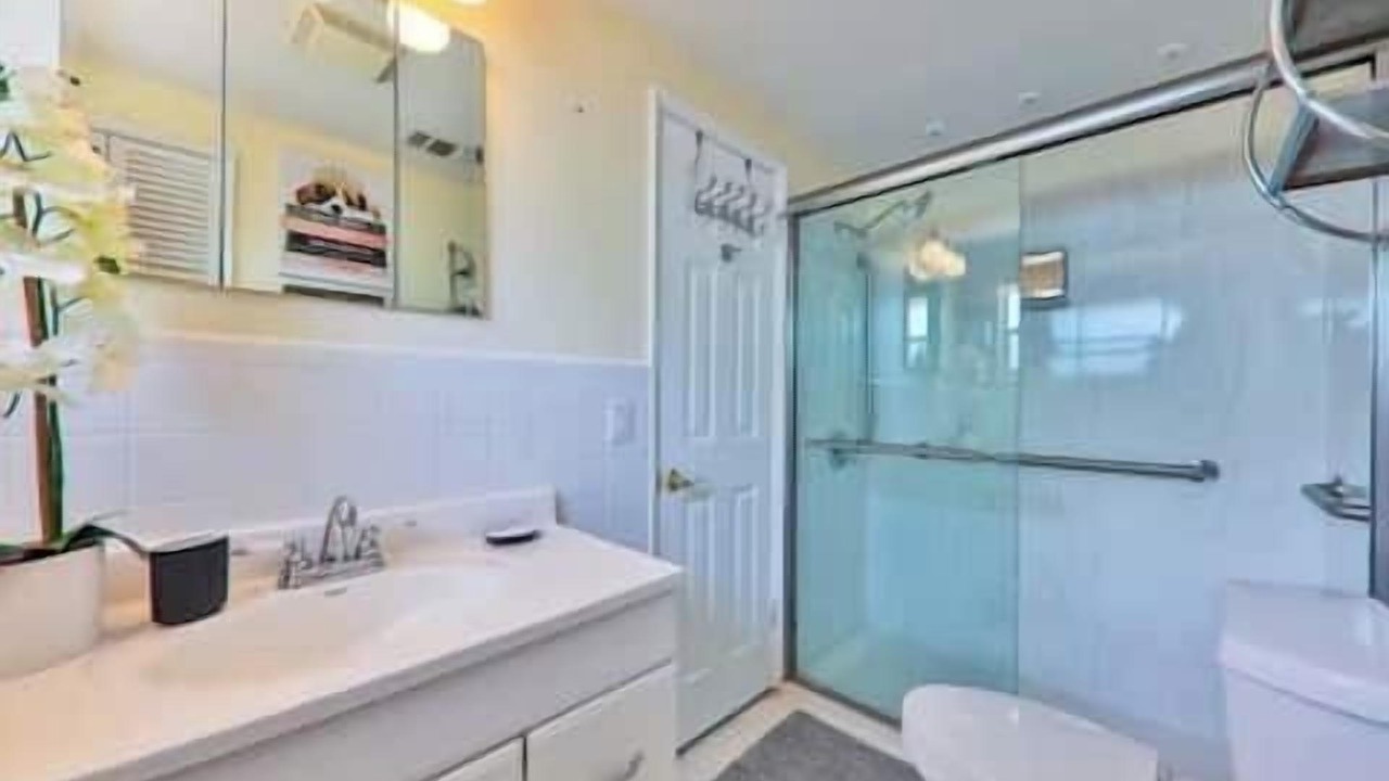 Photo of Bathroom in Riverside Park
