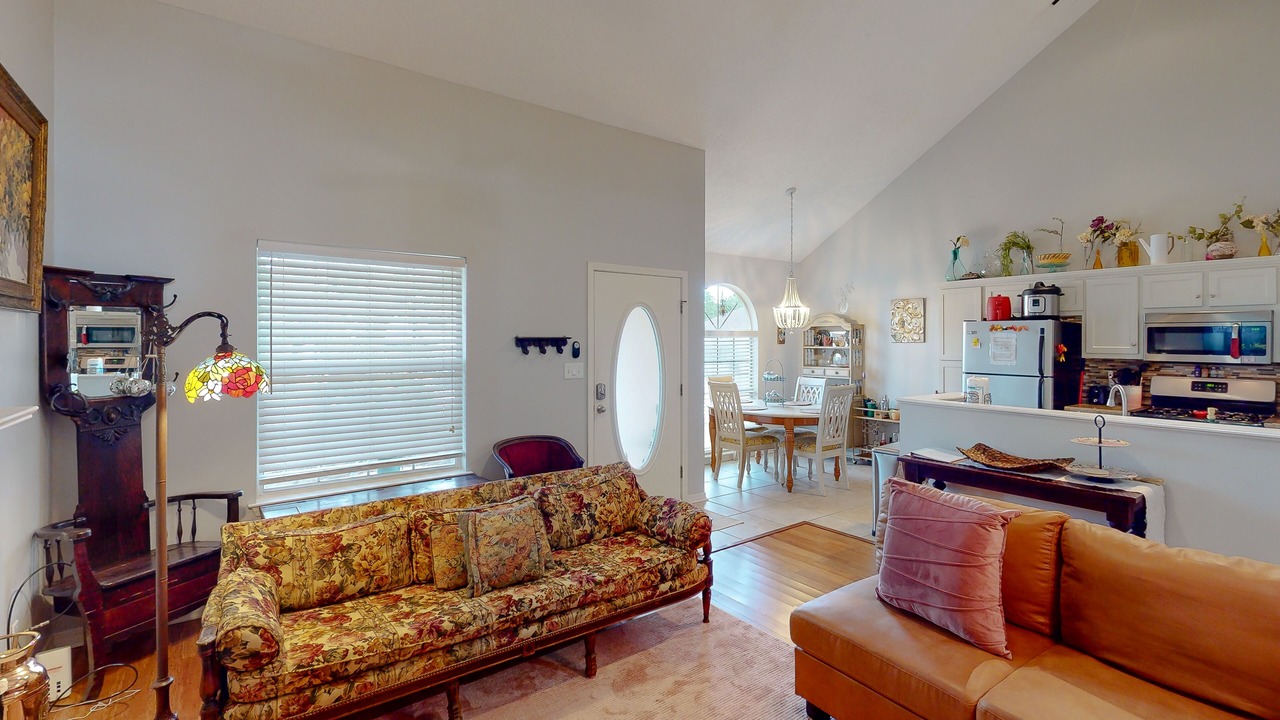 Photo of Livingroom in Bay Point Vista