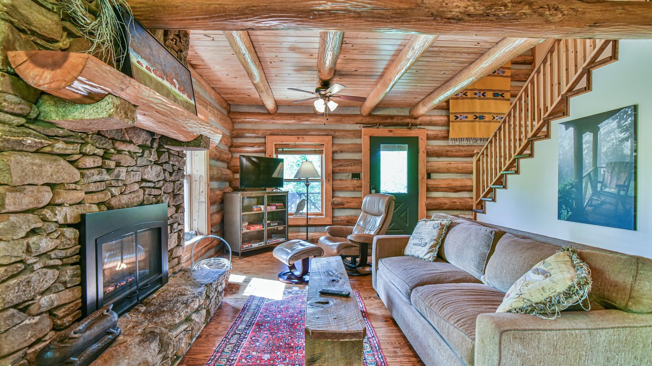 Photo of Bedroom in Weaverville