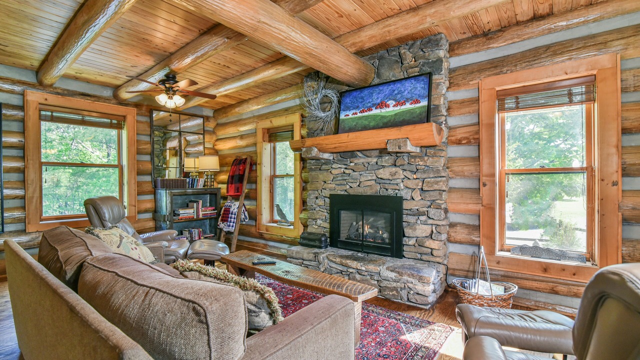 Photo of Bedroom in Weaverville