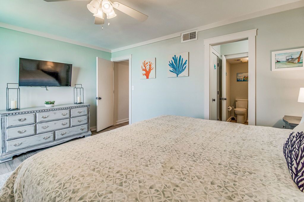 Photo of Bedroom in Orange Beach East