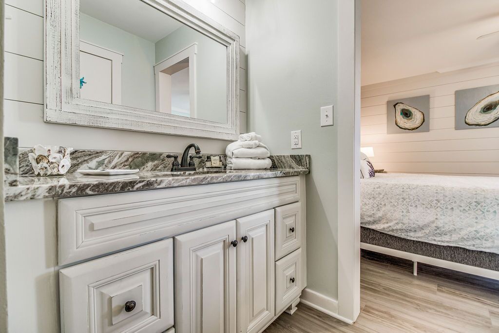 Photo of Bathroom in Orange Beach East