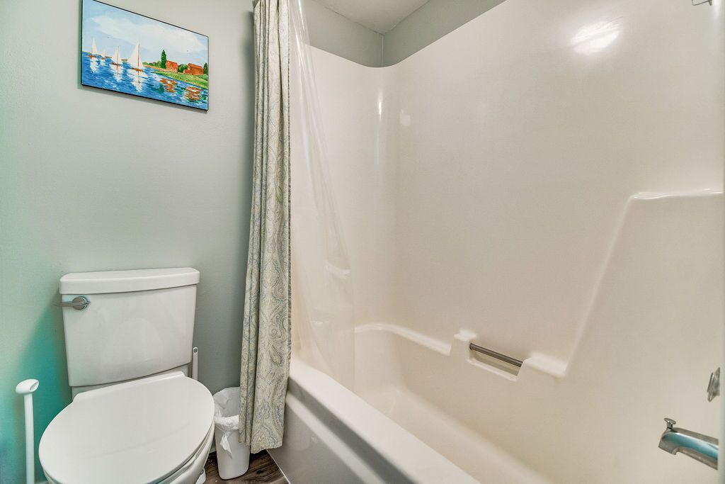 Photo of Bathroom in Orange Beach East