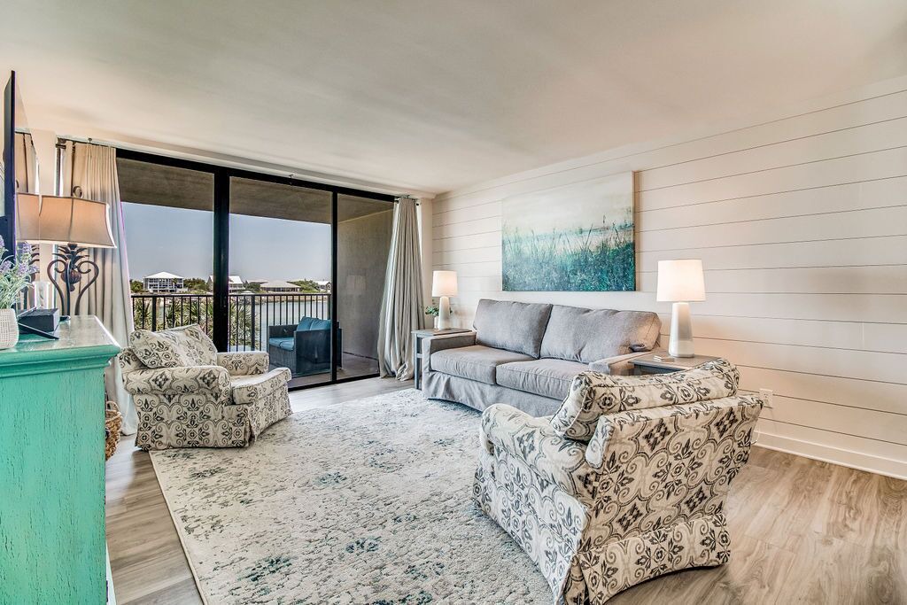 Photo of Livingroom in Orange Beach East
