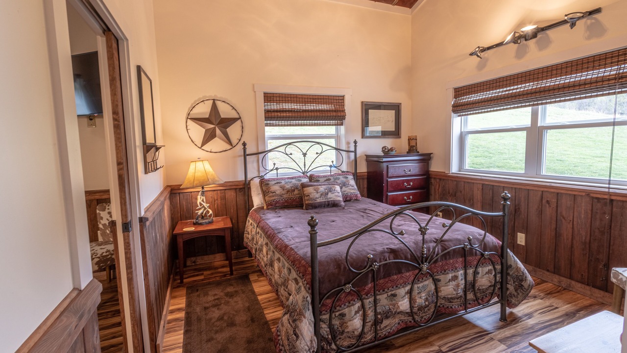 Photo of Bedroom in Mars Hill