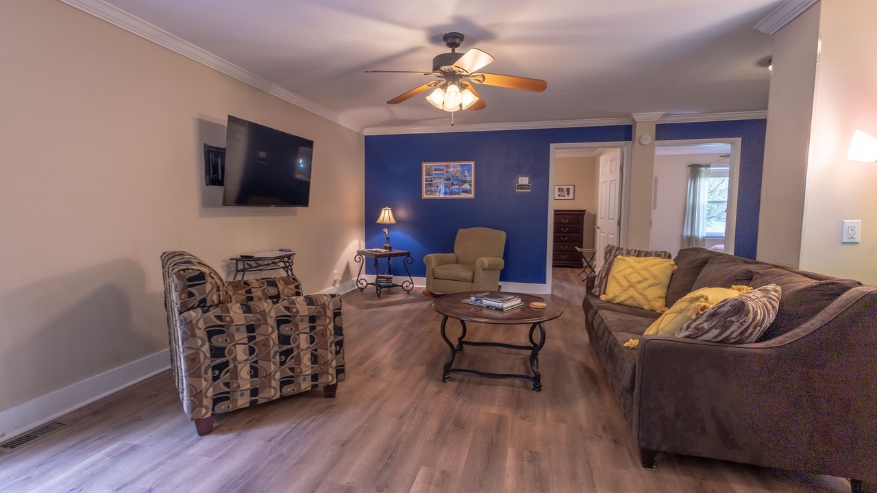 Photo of Livingroom in Mars Hill