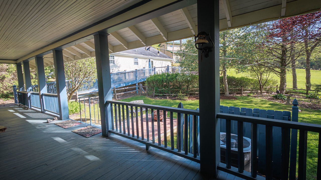 Photo of Patio Balcony in Mars Hill
