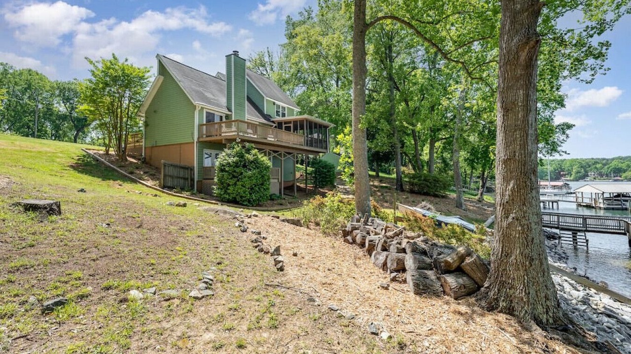 Photo of Outdoor in Mayhew