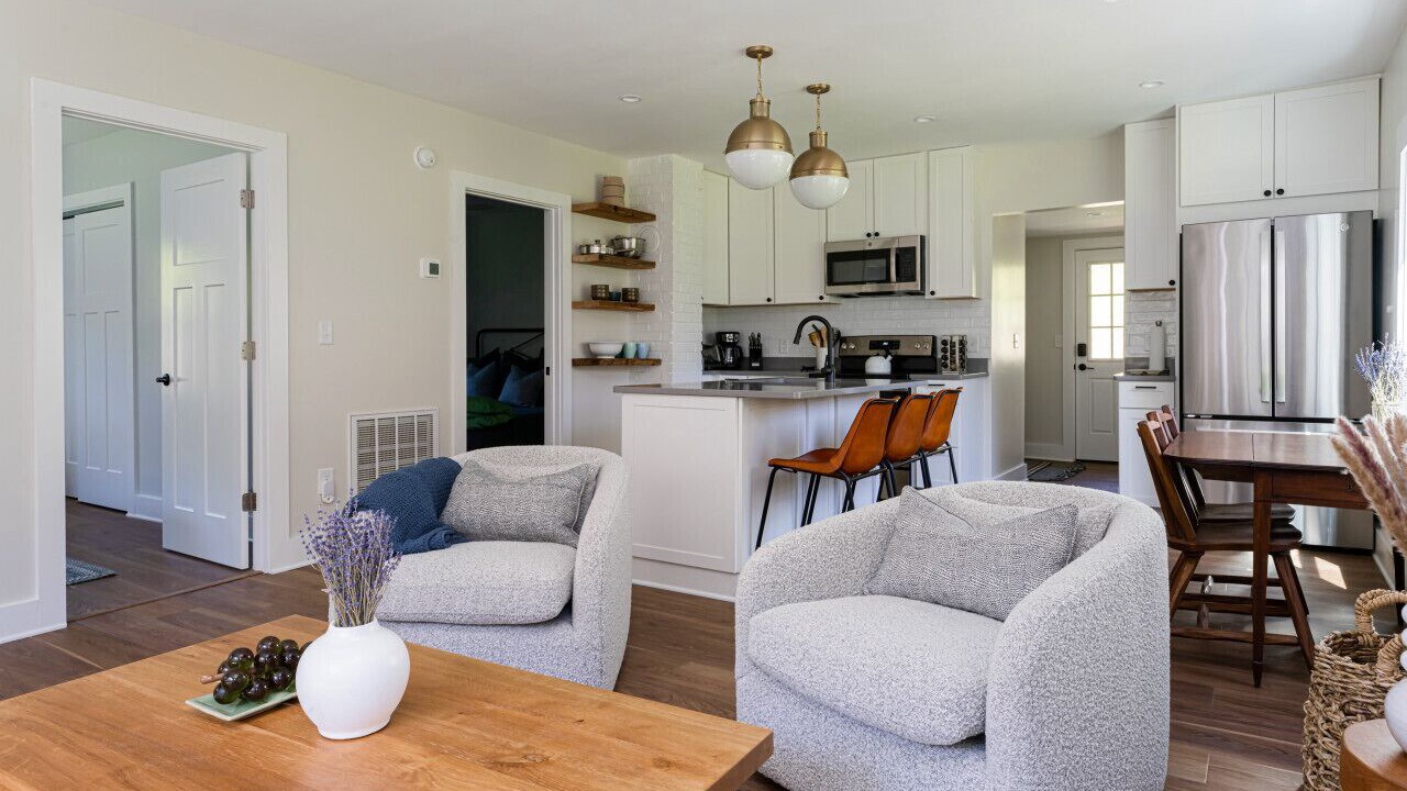 Photo of Livingroom in Mars Hill