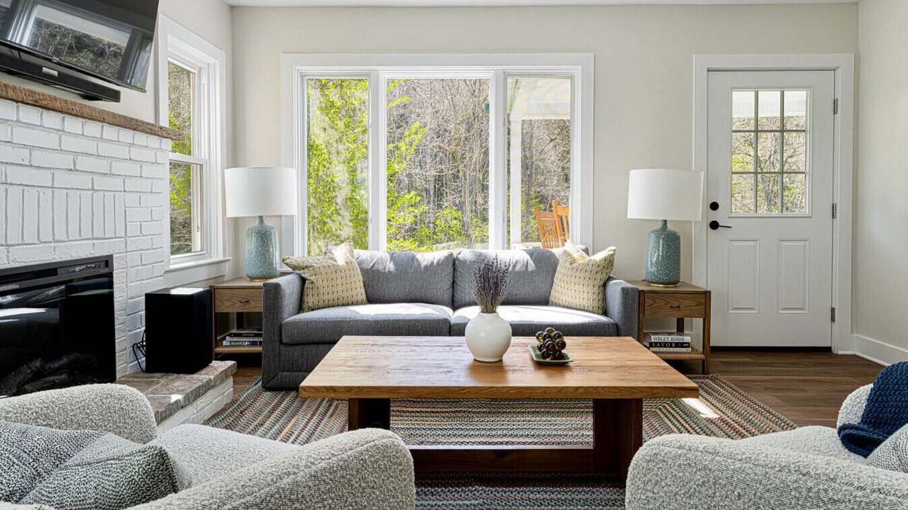 Photo of Livingroom in Mars Hill