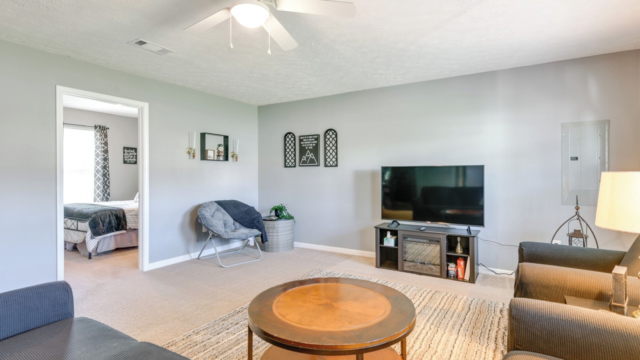Photo of Livingroom in White Pine