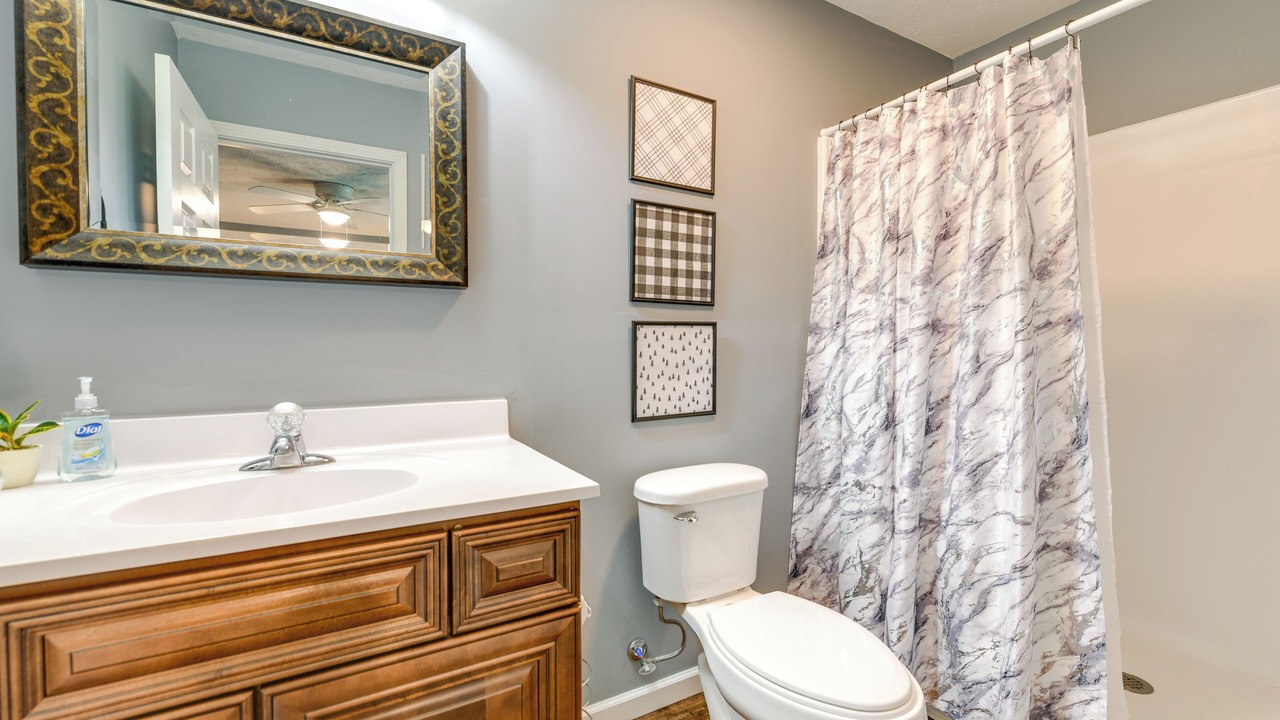 Photo of Bathroom in White Pine