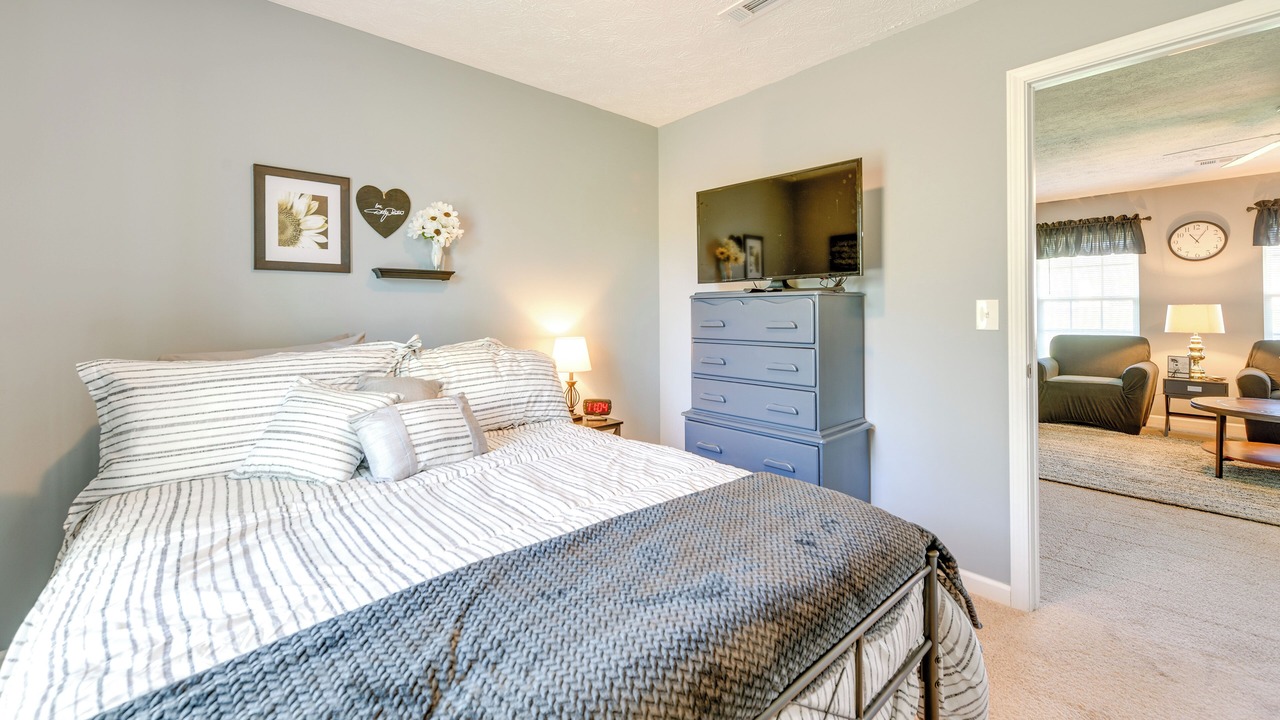 Photo of Bedroom in White Pine