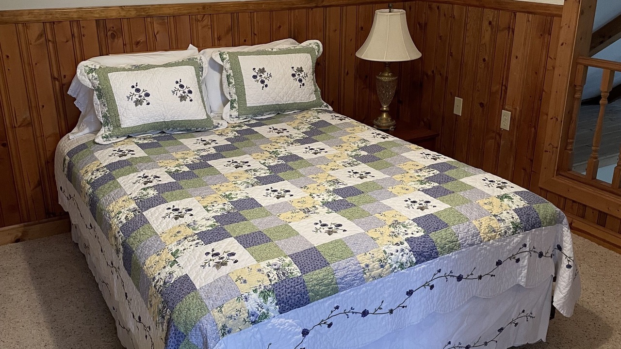 Photo of Bedroom in Tuckasegee