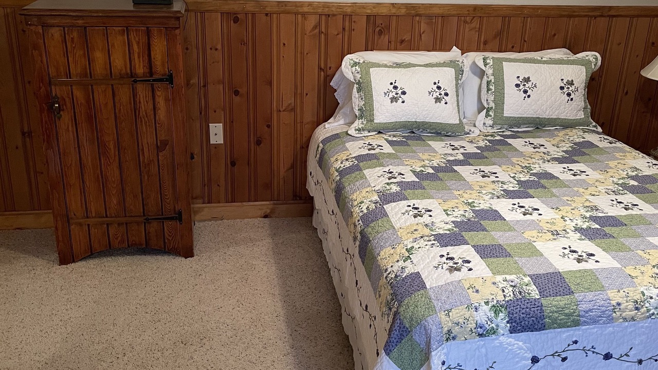 Photo of Bedroom in Tuckasegee