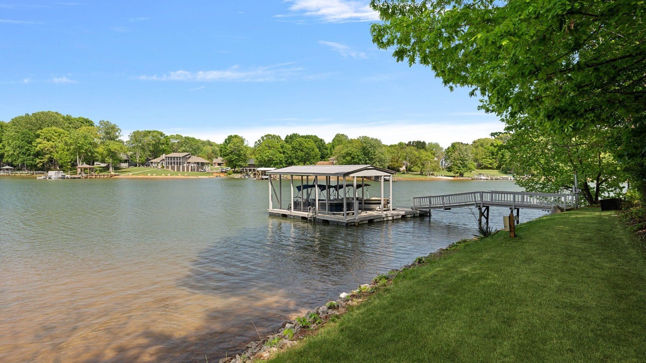 Photo of Outdoor in Mayhew