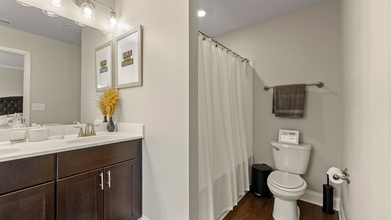 Photo of Bathroom in Morrow