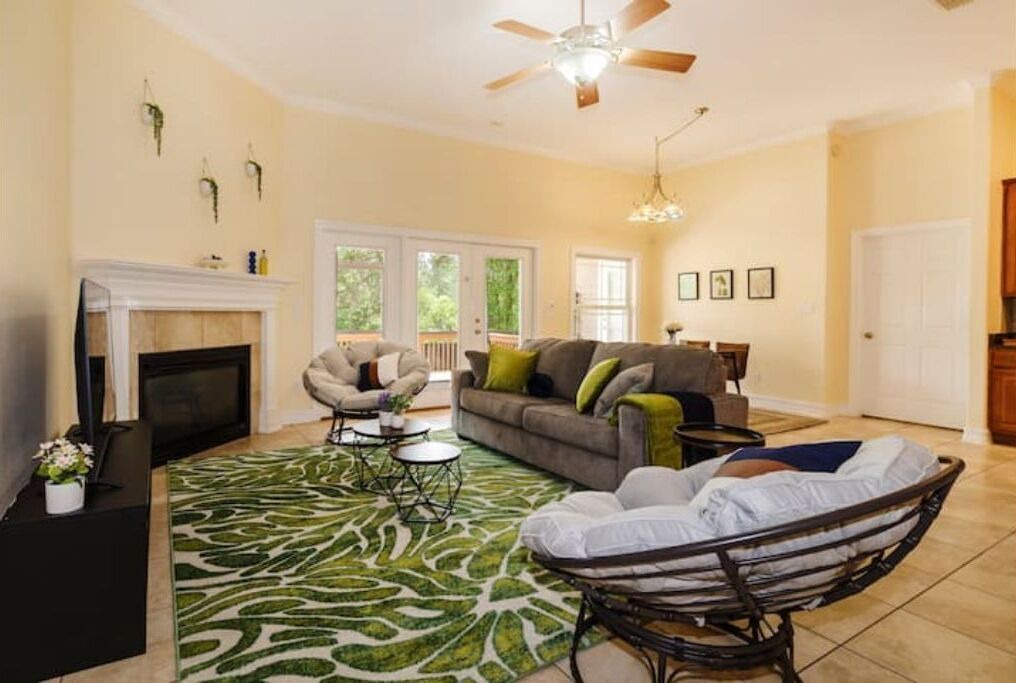 Photo of Livingroom in Tallahassee