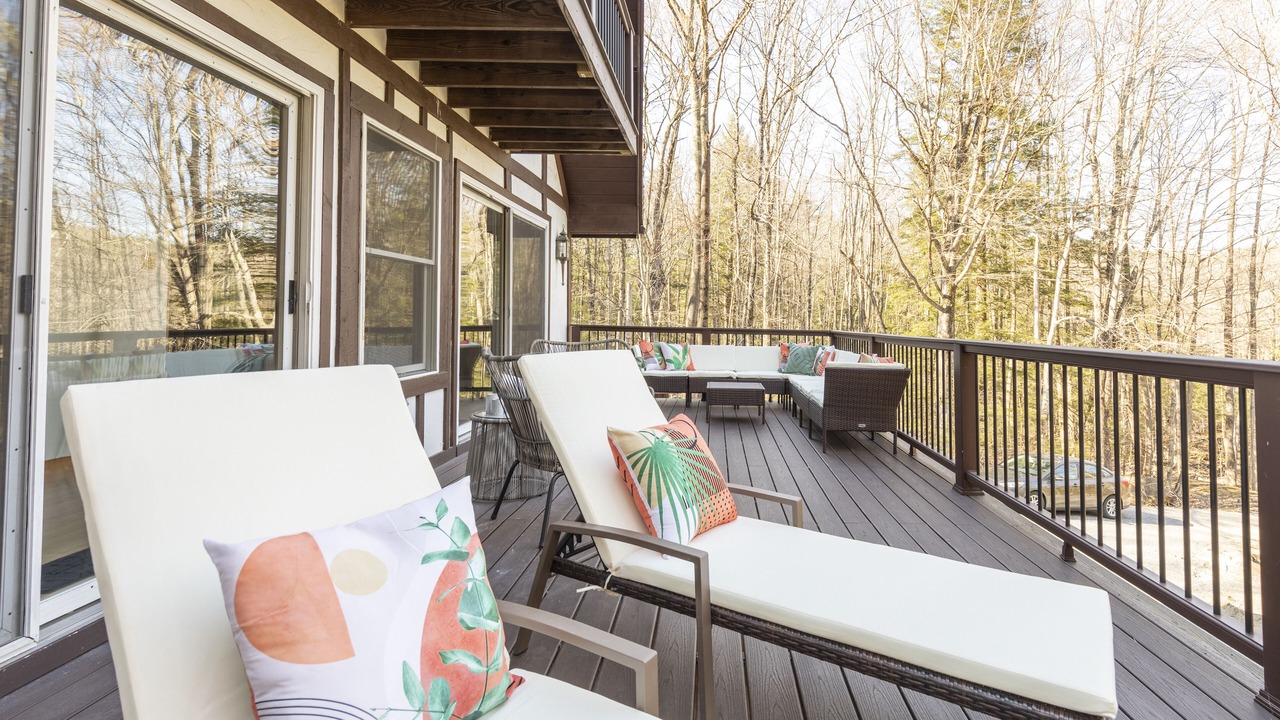 Photo of Patio Balcony in Bolton Landing