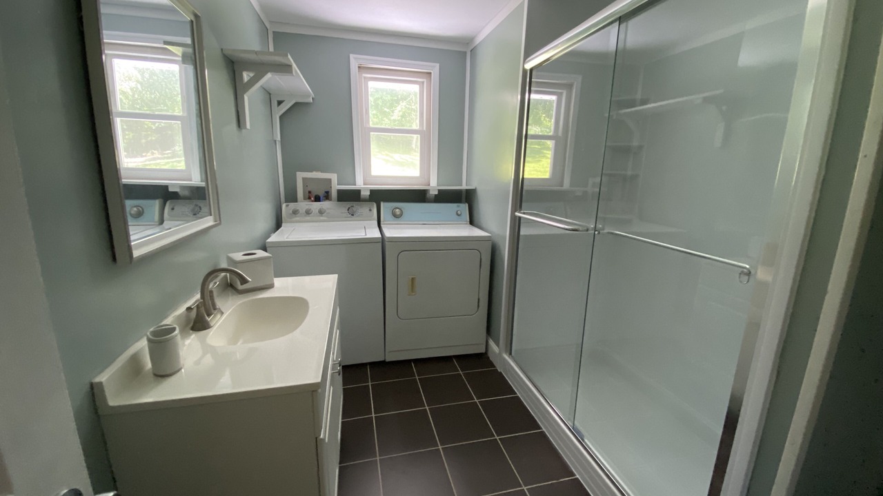Photo of Bathroom in Cosby