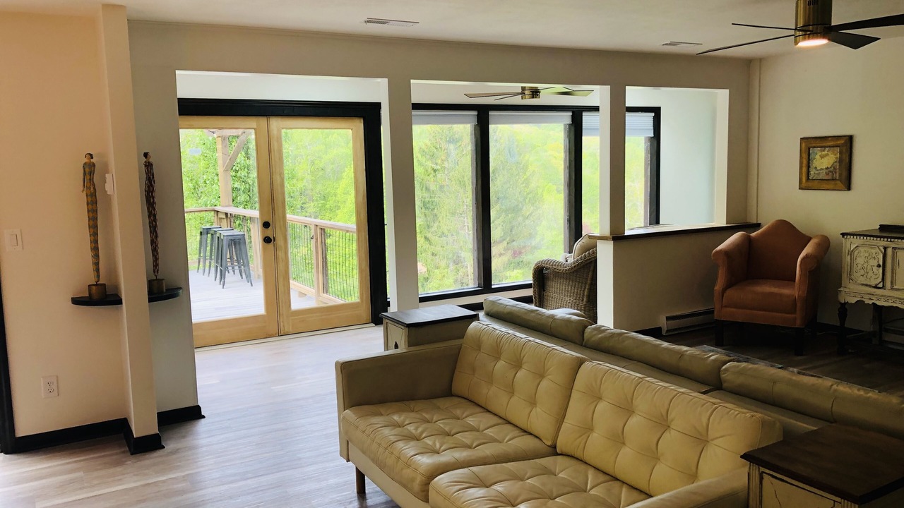 Photo of Livingroom in Fairview