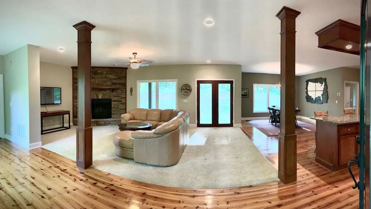 Photo of Livingroom in Canton