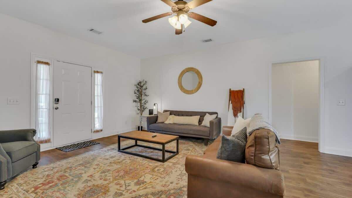 Photo of Livingroom in Statesboro